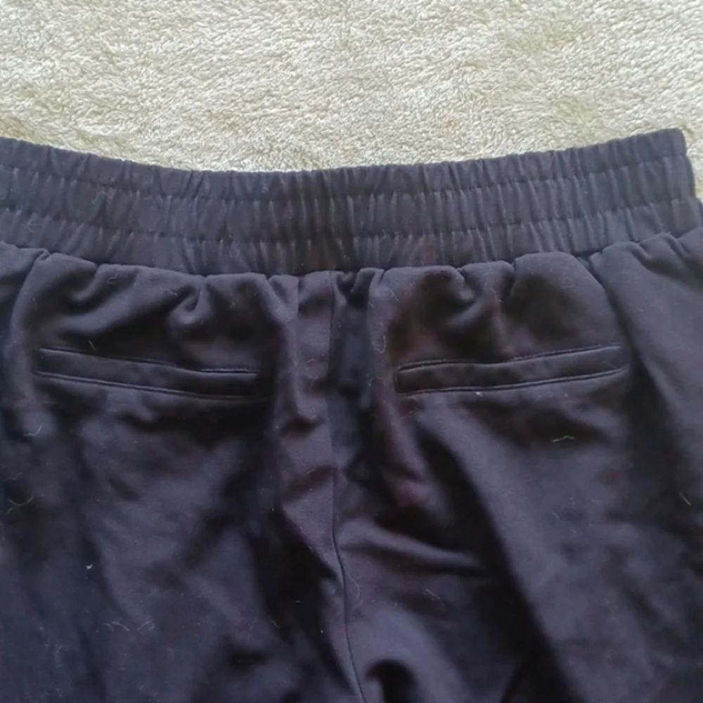 AGB Black Cropped Pants With Elastic Band And Drawstring Womans Size Small - Picture 6 of 7